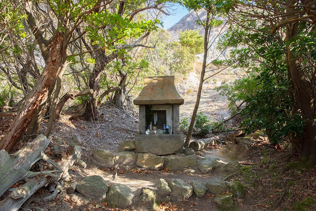 〈塚原温泉　火口乃泉〉にあるお社。
