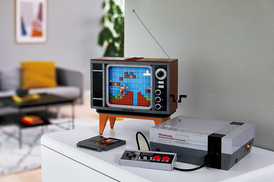 《LEGO Nintendo Entertainment System》30,000円（レゴコンシューマーサービス）。