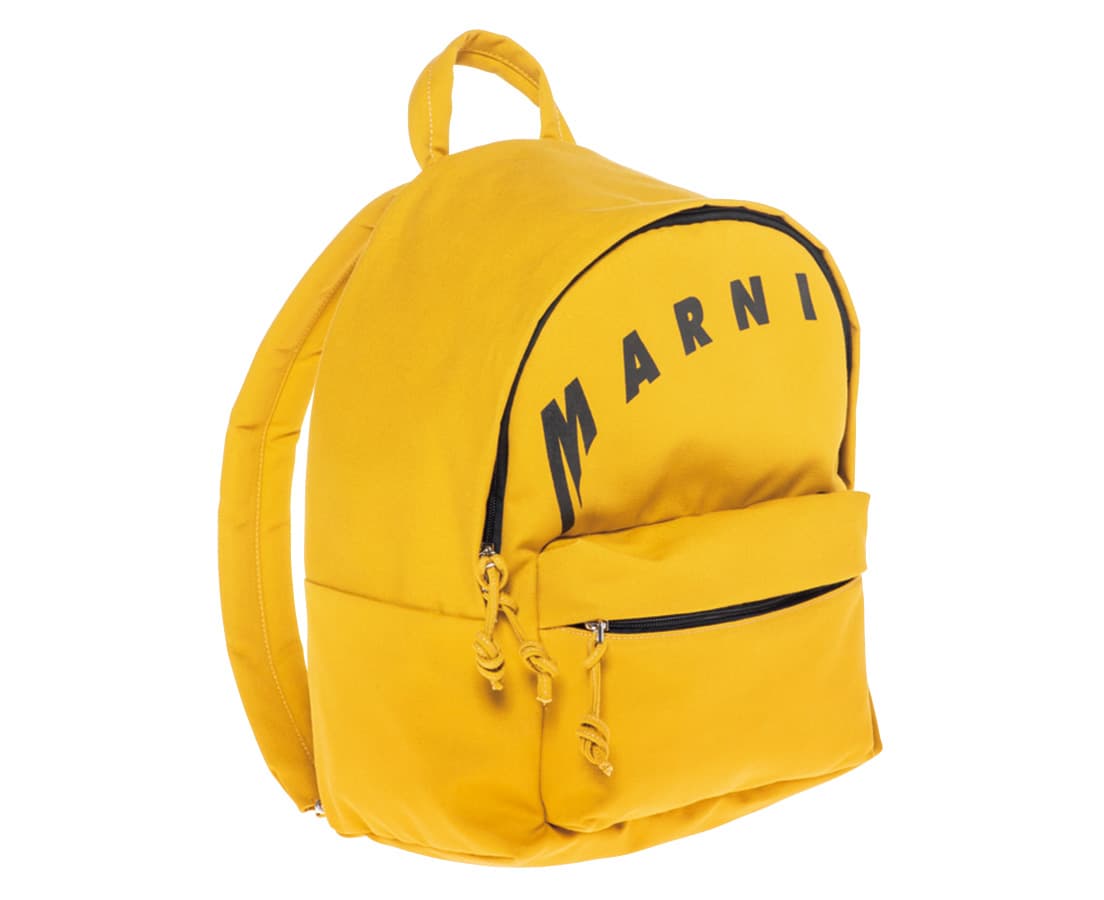 バックパック85,000円。
