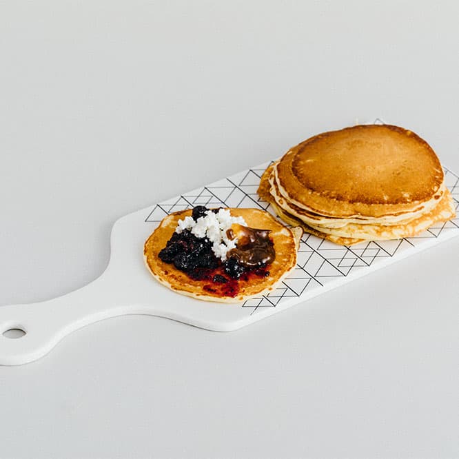 もちもちのパンケーキにカッテージチーズと載せて。1枚ずつ違うフレーバーを楽しめたら最高。