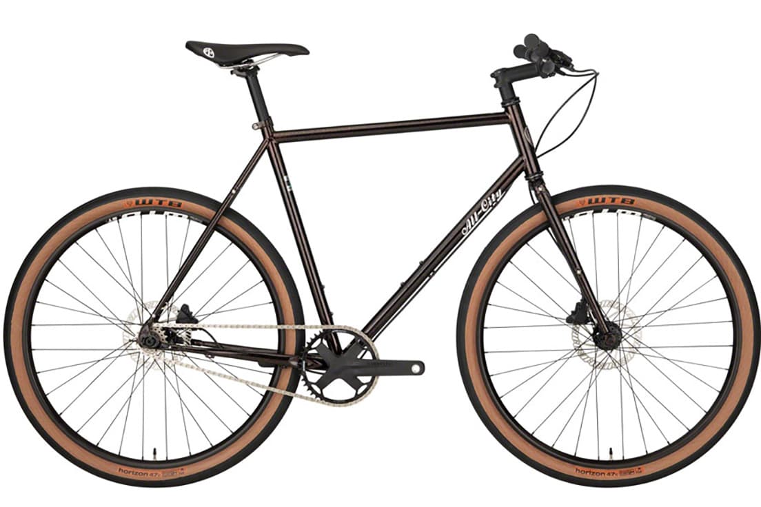 《Super Professional Single Speed》178,000円（完成車）/118,000円（フレームセット）。