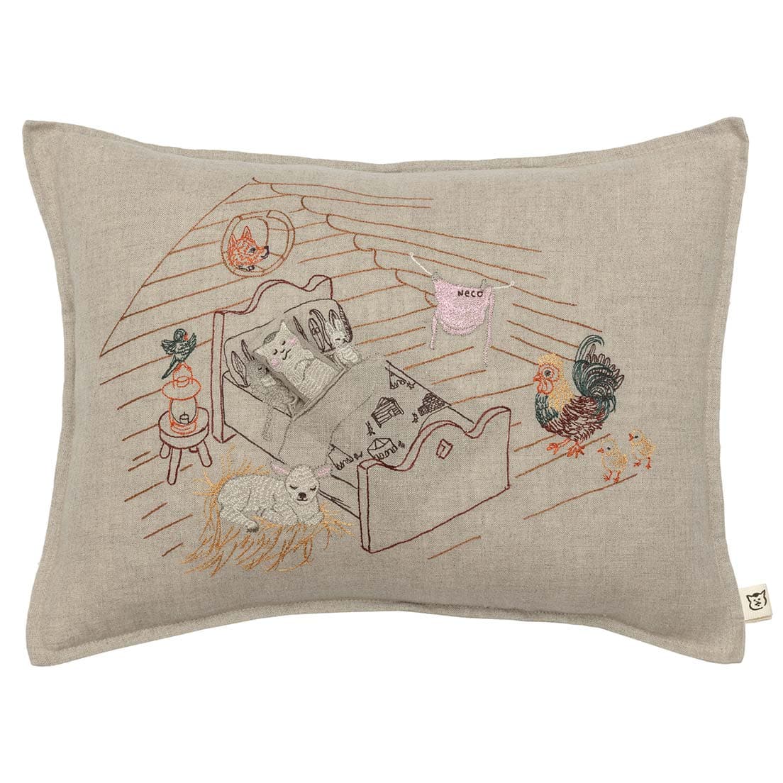 ポケットピローケース（30×40㎝）参考価格16,500円。ベッドの中で眠る猫村さんは、取り出すことも可能!!　photo by Will Ellis for Coral &amp; Tusk