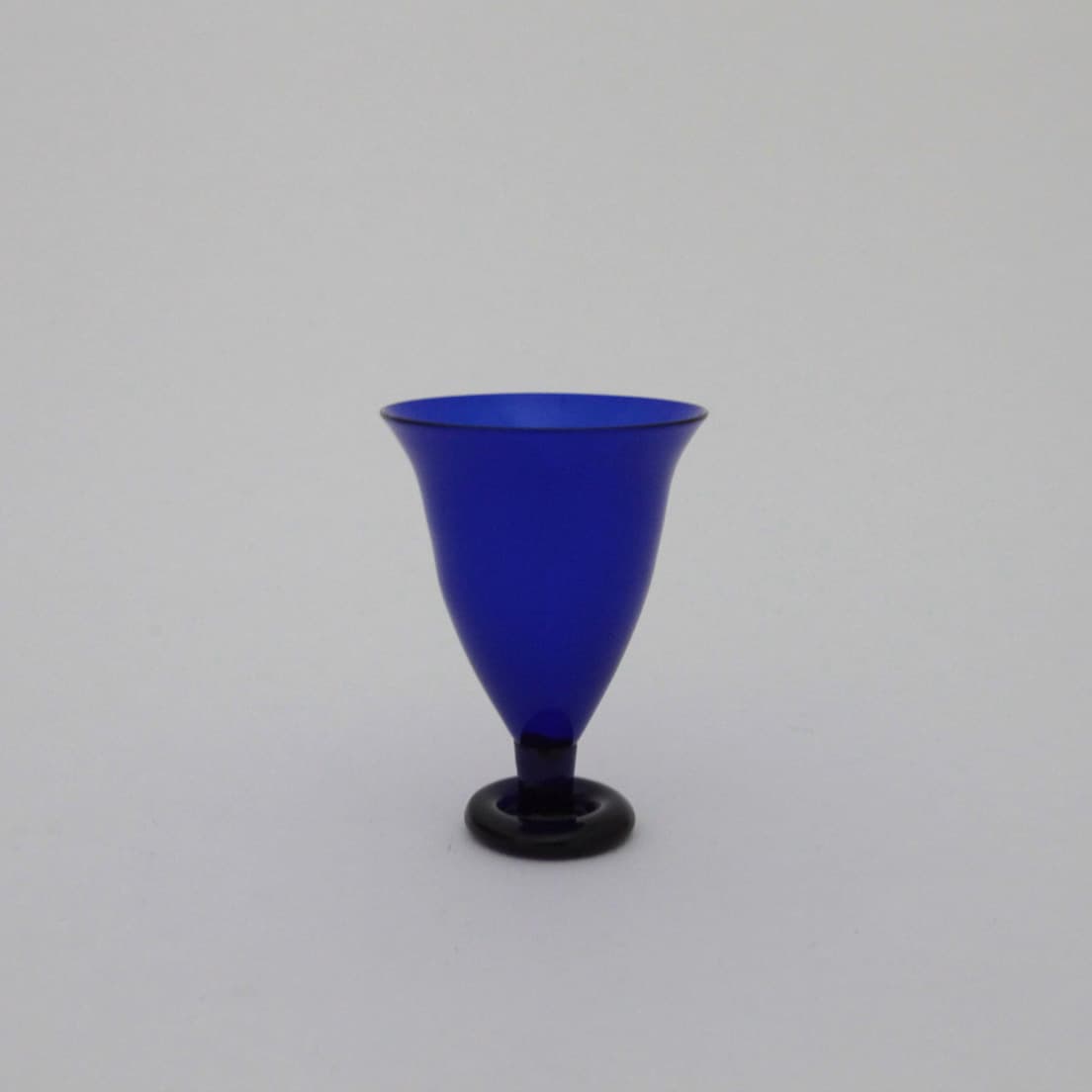「搗色玉高台杯」20,000円。W7.3×H9.7cm &nbsp;