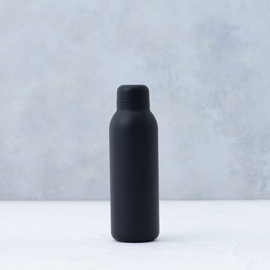 リバーズ《バキュームフラスク　ステムSTD》　φ70×H225mm。200g。500ml。2,970円。問い合わせ：リビング・モティーフ  TEL 03 3587 2784。