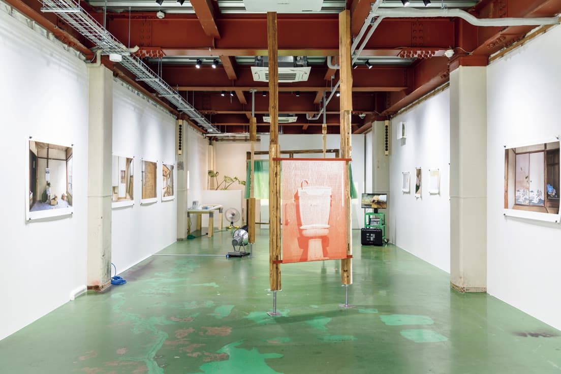 既存の空間を活かした開放的な内装。