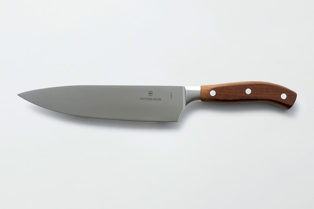 ITEM: グランメートル シェフナイフ Wood 20㎝
BRAND: VICTORINOX
PRICE: ¥19,800