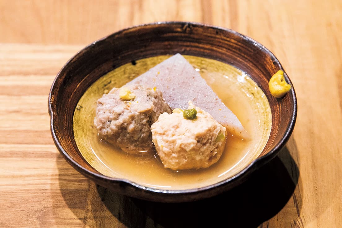 つみれ、鶏つくね、黒米こんにゃく。