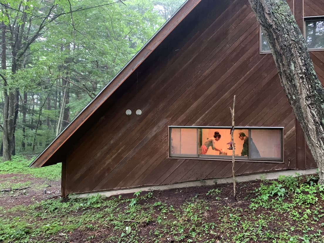 谷川俊太郎氏の詩を元に建てられた〈Tanikawa House〉外観。竣工は1974年、設計したのは1925年生まれの建築家・篠原一男だ。