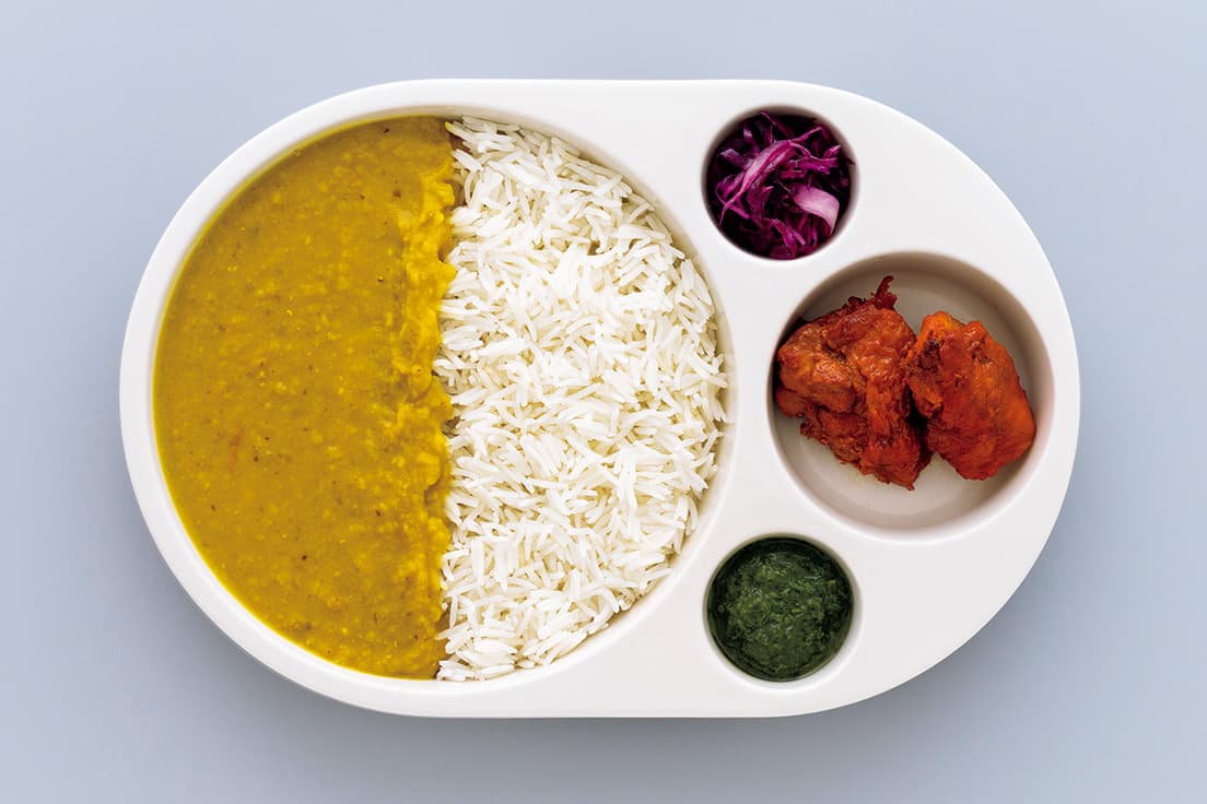 Curry Circle by 角田陽太　円形の仕切りで構成されました幾何学的カレー皿。3,960円。