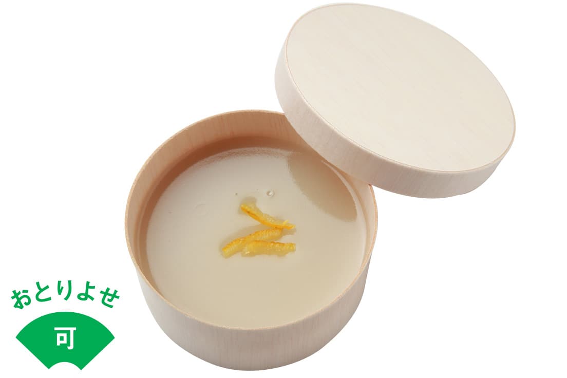 優しい甘みとみずみずしい味わいの「白味噌水ようかん」900円（税・送料別）。発送日含めて消費期限4日間。9月半ばまでの販売予定。
