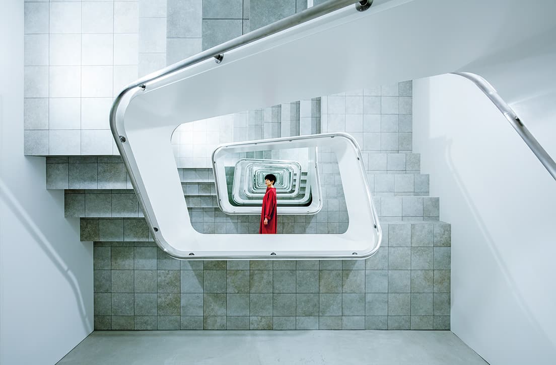 INFINITE STAIRCASE (2020) by Leandro Erich
photo_Satoshi Nagare
