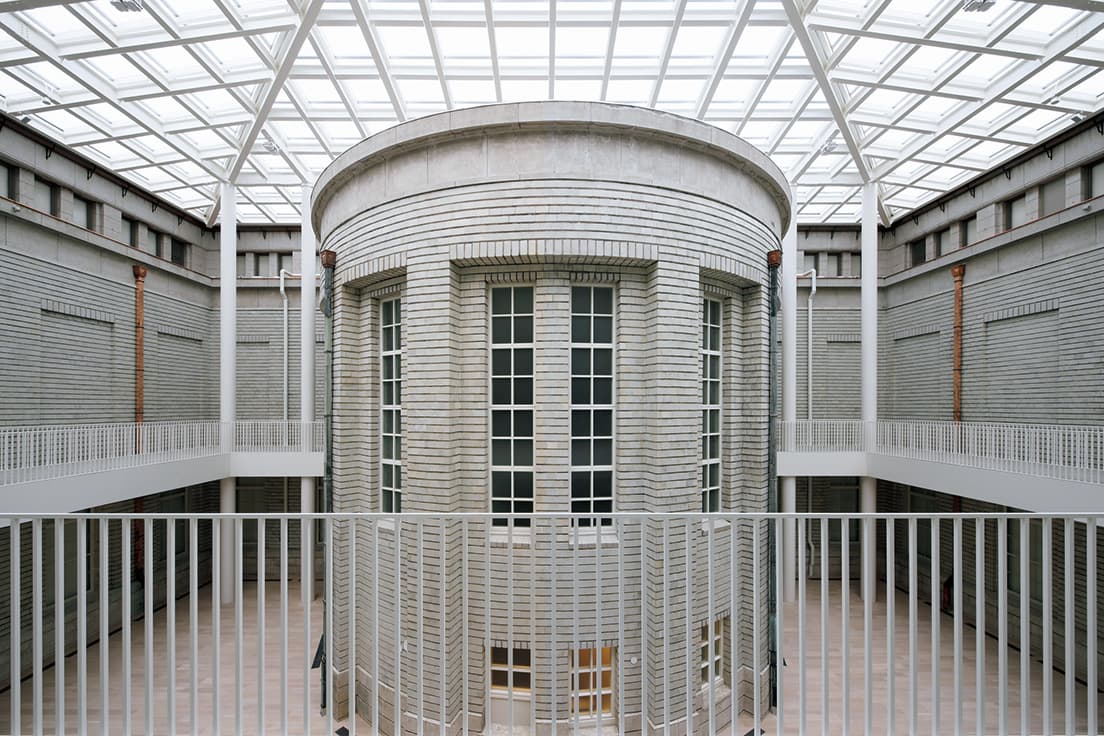 Atrium (1933, 2020) by Kenjiro Maeda, Jun Aoki, Tezzo Nishizawa
photo_Takeru Koroda