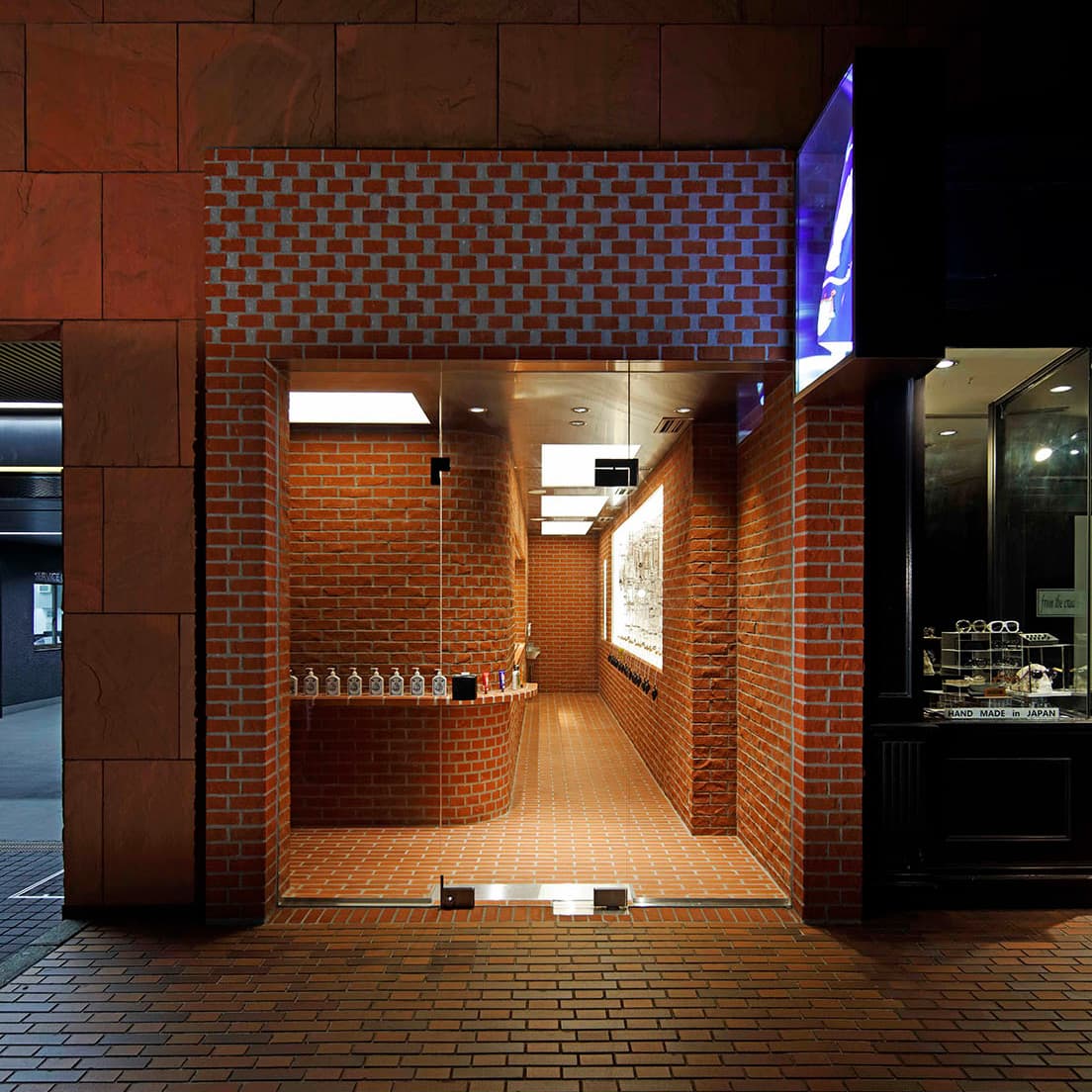 東京・青山に〈オフィシーヌ・ユニヴェルセル・ビュリー〉路面店が登場。