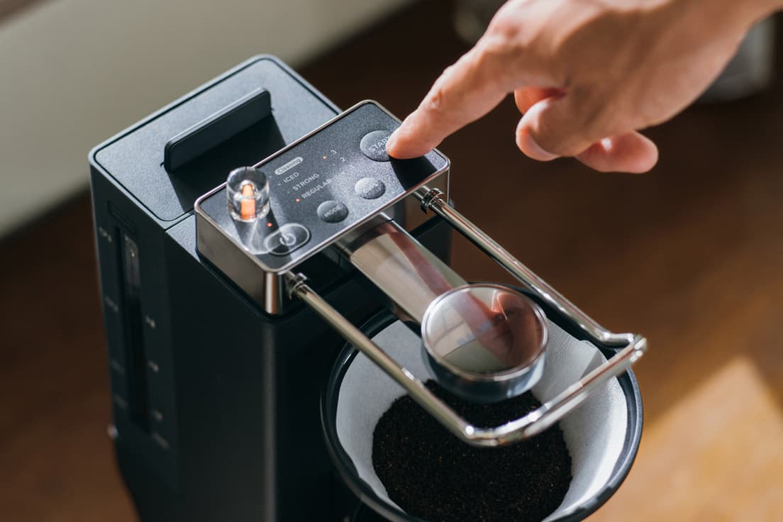 おいしいコーヒーを淹れるには温度が命。独自のテクノロジーで注湯温度を細かくコントロールし、蒸らし・抽出・仕上げの過程ごとに最適な温度のお湯が供給される。