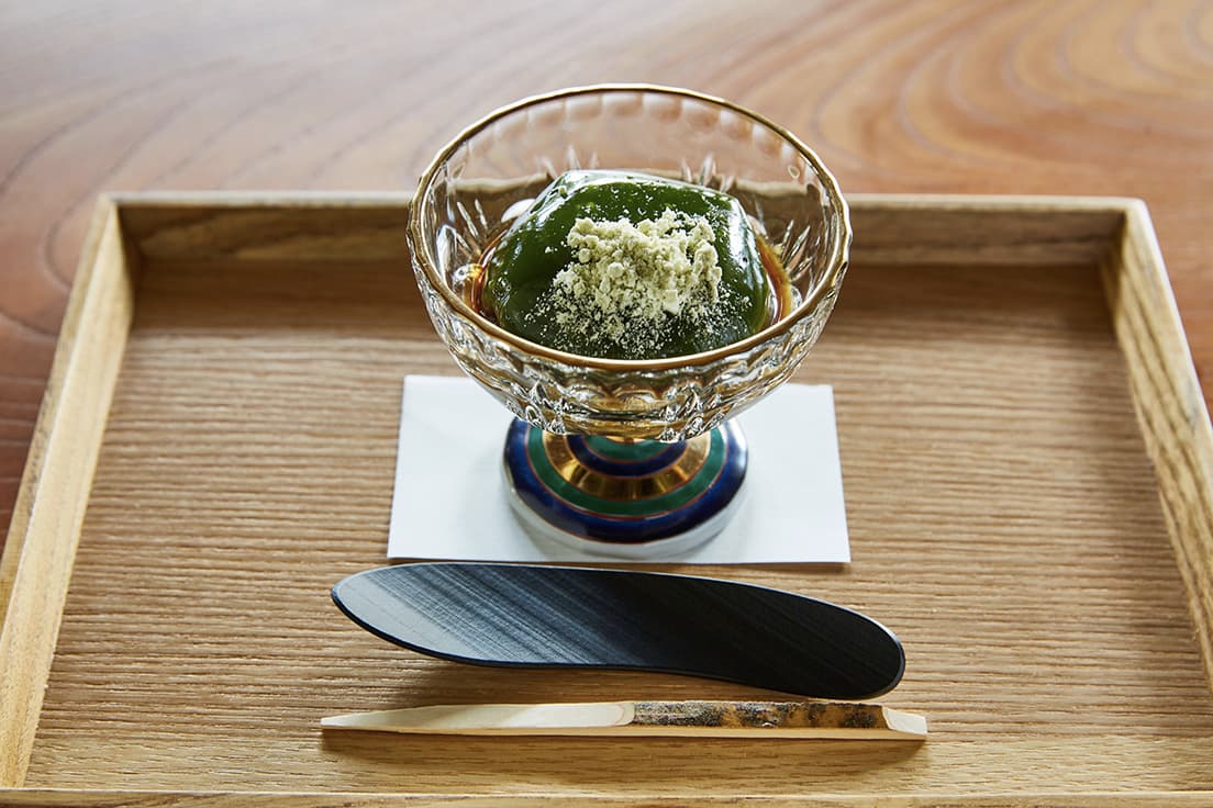 《自家製抹茶わらび餅》（960円・税込）などの甘味も。