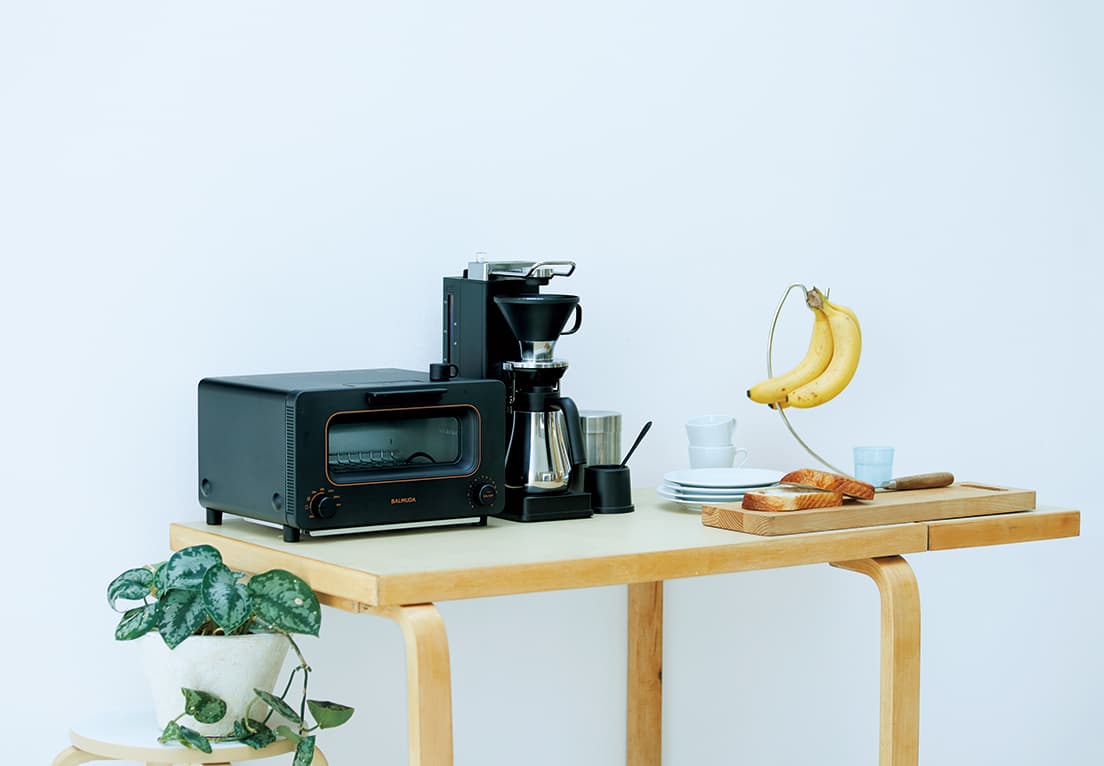 左／《BALMUDA The Toaster》25,850円、右／《BALMUDA The Brew》59,400円。