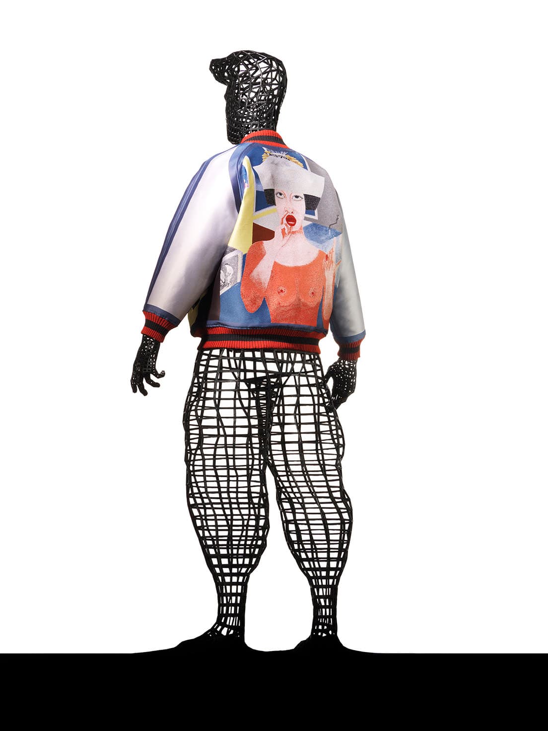 《花嫁》背面表。今回はマネキンもオリジナルでデザイン、3Dプリンターで出力した。　© ISSEY MIYAKE INC., photo_Hiroshi Iwasaki