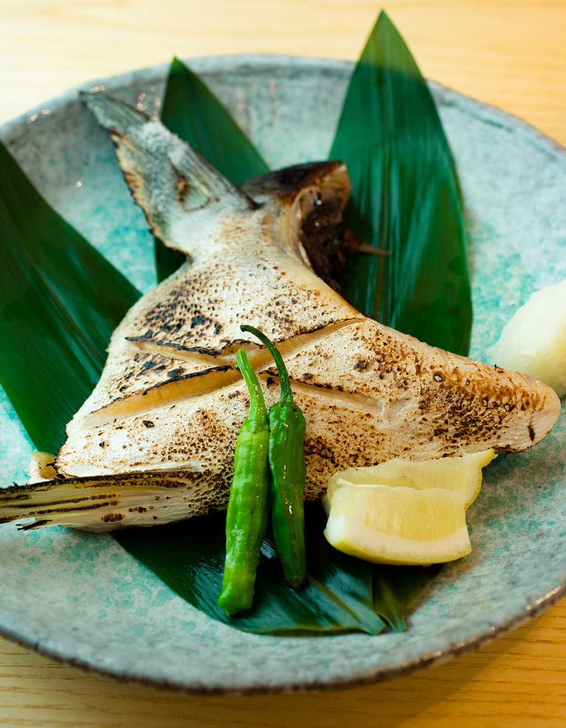 「天然ぶりかま焼き」430円。脂が乗った身に大根おろしを添えて。