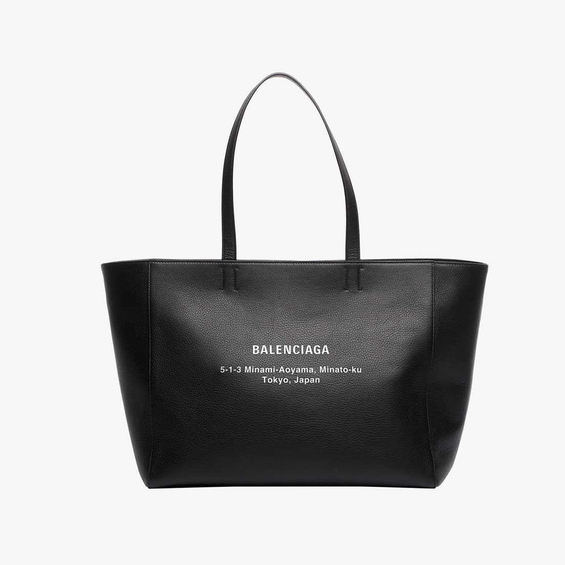 アドレスが入った、特別な《Everyday（エブリデイ） E-W トートバッグ》139,000円。