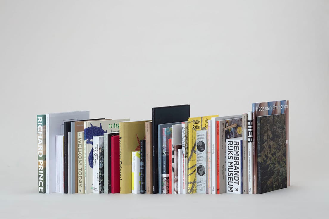 2019年度「Best Dutch Book Designs（BDBD）」受賞作。「Best Dutch Book Designs」は、ヨーロッパで最も歴史が長いブックデザインアワードと言われている。