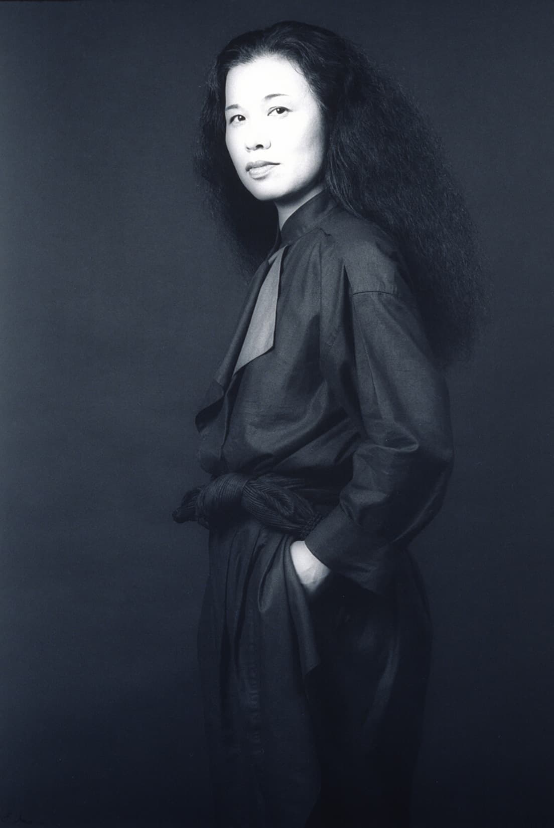 石岡瑛子（1983年、Photo _Robert Mapplethorpe）©Robert Mapplethorpe Foundation. Used by permission.