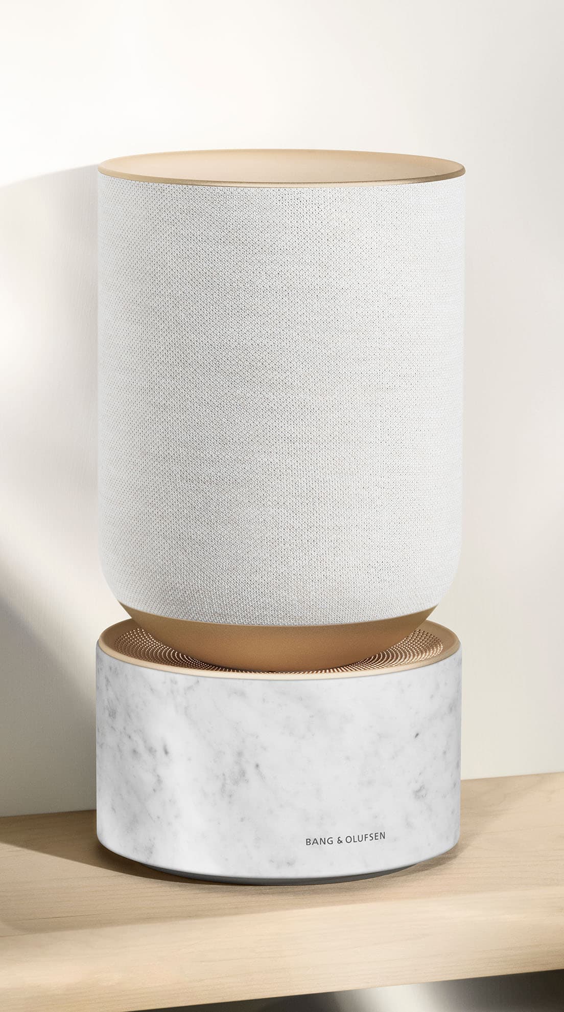 《Beosound Balance Gold Tone (Gold Tone / White Marble)》320,000円。