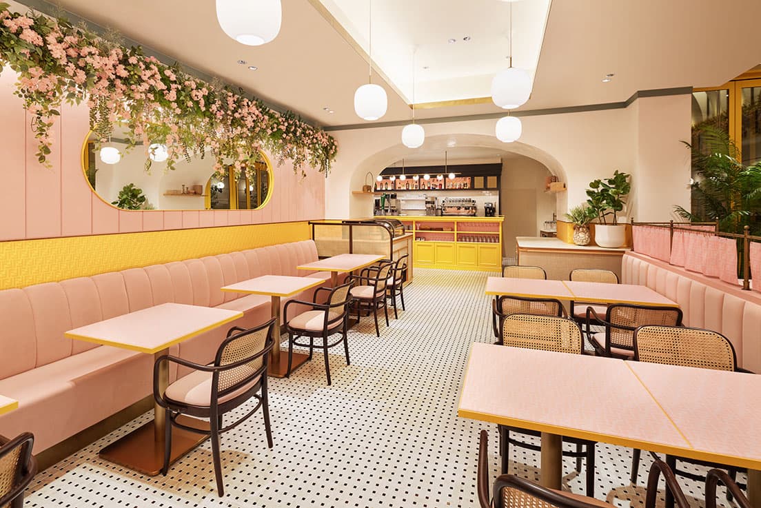 店内もホリデーコレクションのカラーに。
