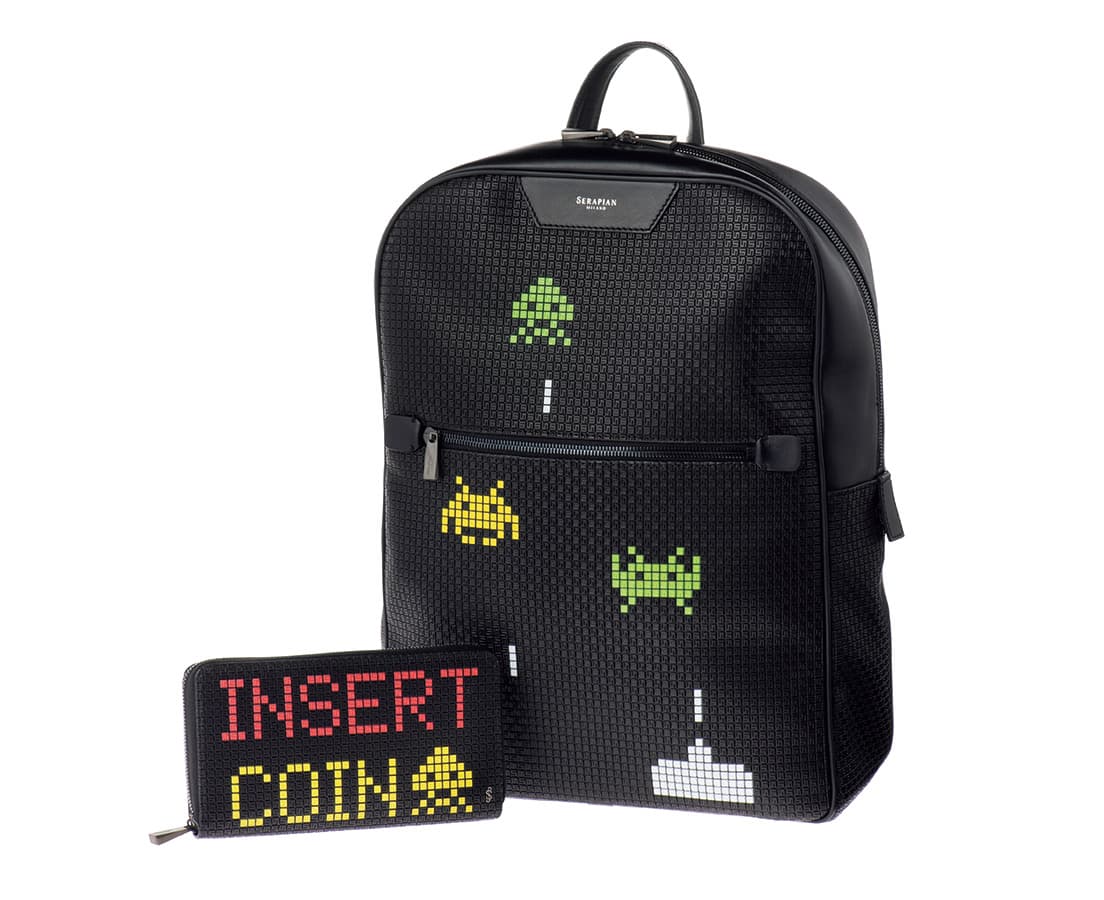 バックパック126,500円、ウォレット56,100円。