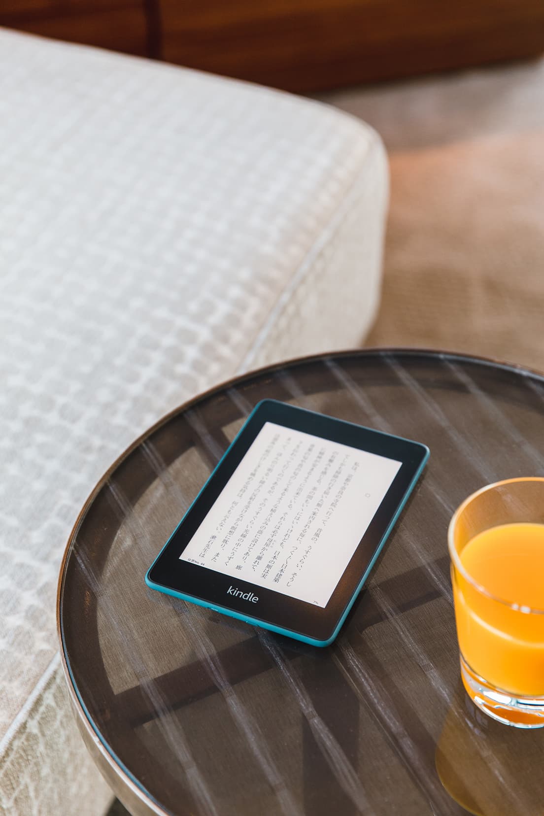 e-ink技術により紙さながらの読み心地。