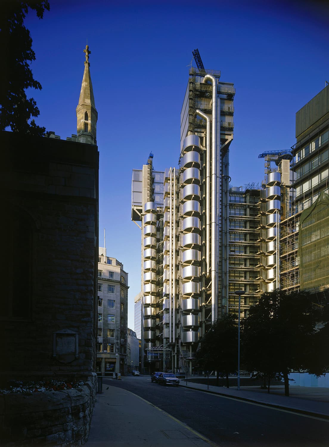 追悼】建築家リチャード・ロジャースが逝去。建築を超えて時代をリードしたカリスマの軌跡を振り返る。 | カーサ ブルータス Casa BRUTUS