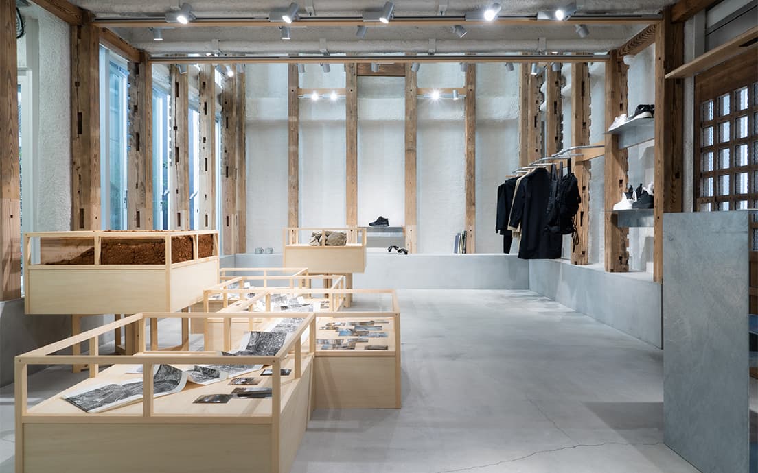 〈T-HOUSE New Balance〉で行われている写真家・山谷佑介の作品展『Tokyo – Sanjo』。