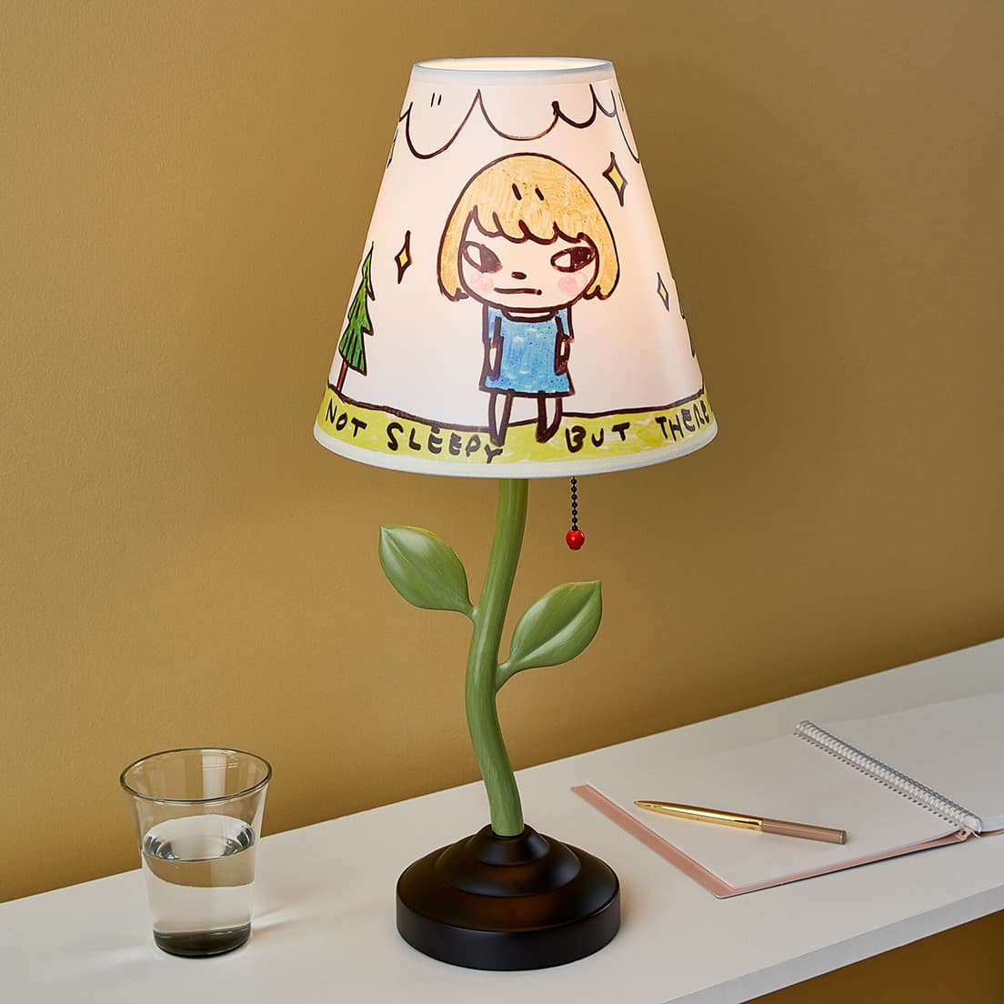 奈良美智のテーブルランプ 176,000円。