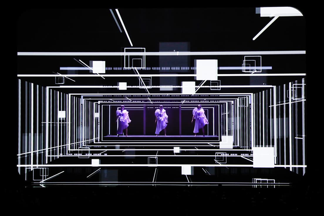 Perfume《Reframe 2019》2019年　撮影：上山陽介［参考図版］