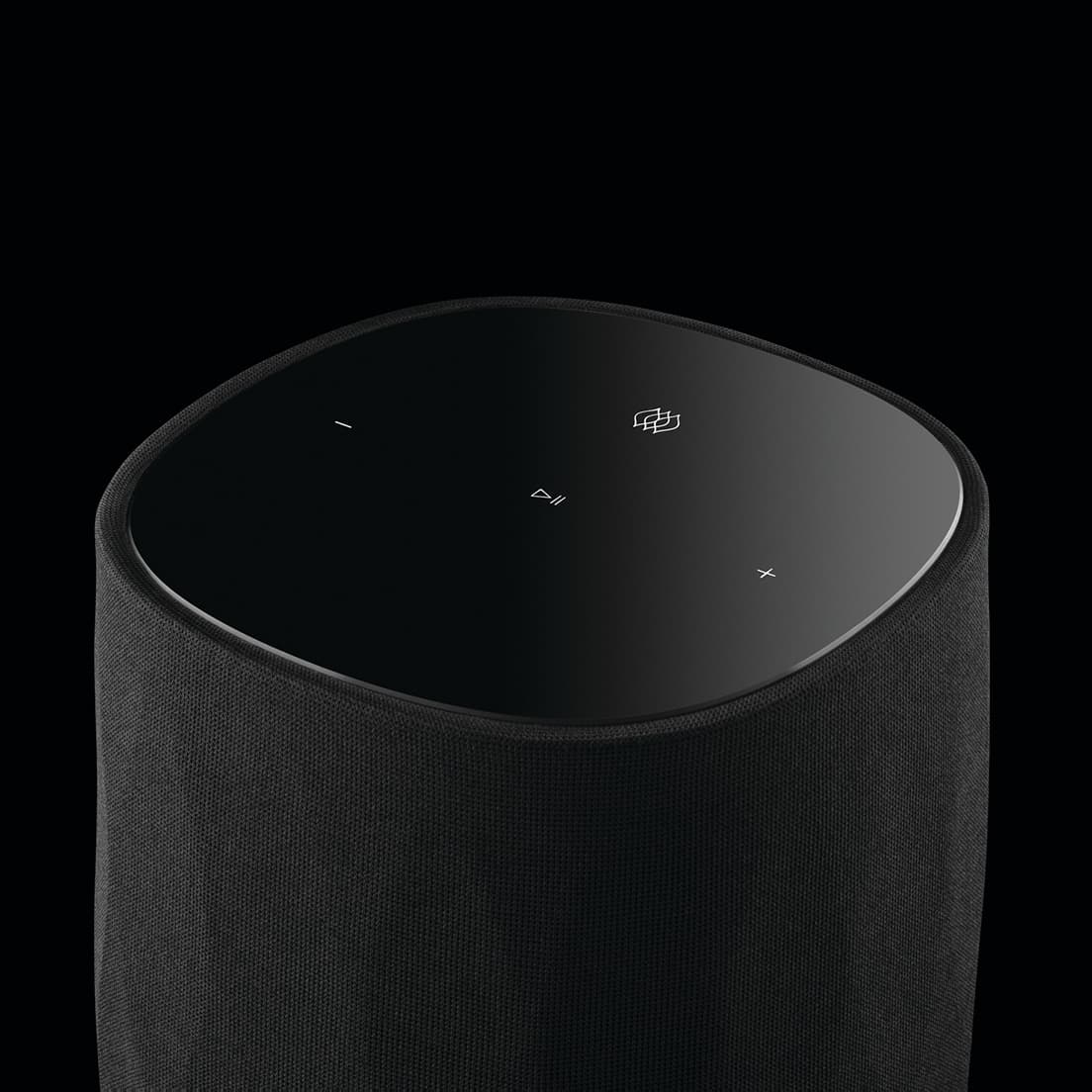 音量などはスマホ以外にも本体でタッチ操作可能。