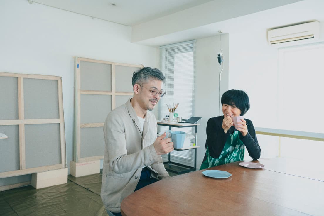 新しくできた研究所で《Work Design Coffee》を楽しむKIGIの2人。