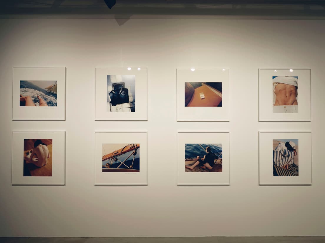 今回のカラー写真作品はすべてアナログプリント。膨大な時間をかけて暗室作業を行ったという。