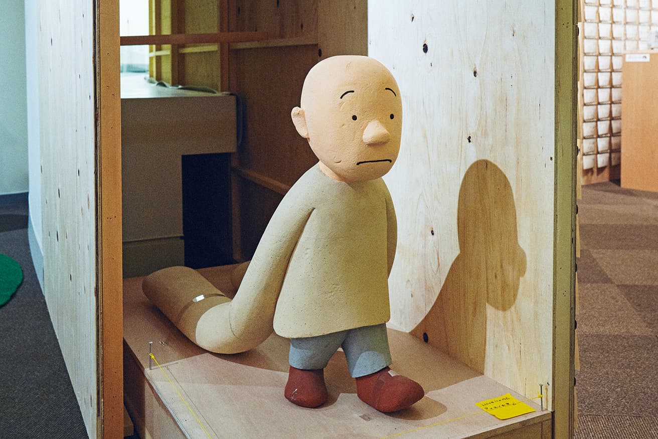 立体作品やアイデアソースとなる物も展示。