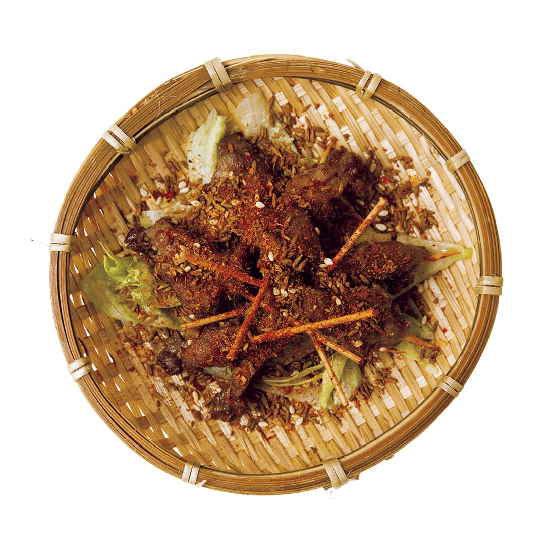 クミンの香りが食欲をそそる「ラムの串焼き」500円。