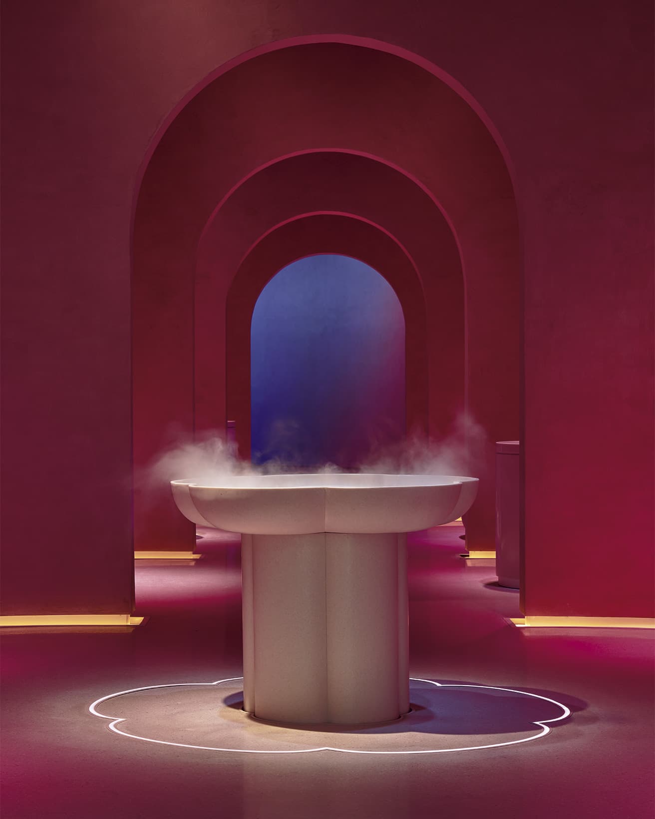 アルワハという名のオアシスで、手を消毒する蒸気の噴水。