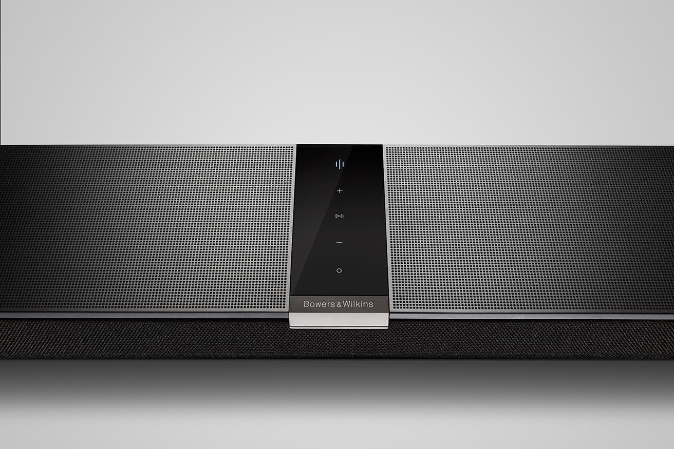 中央のパネルでタッチ操作。Bowers &amp; Wilkins Musicアプリからも操作可能。