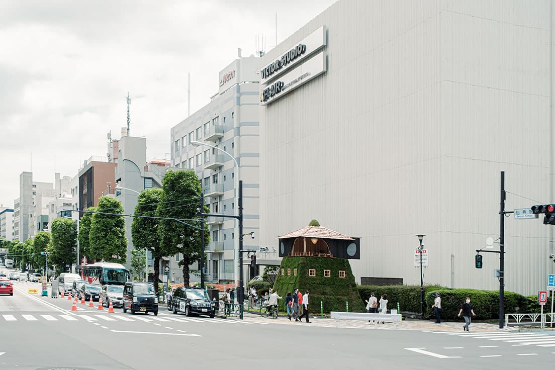 《茶室「五庵」》をオリンピックスタジアム側から見る。
