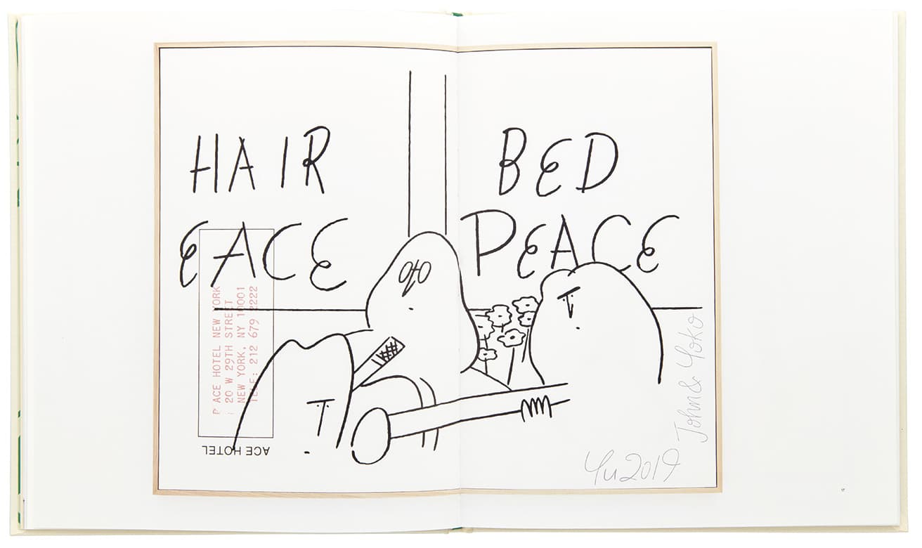  “今の1枚” と長場さんが選んだ《John＆Yoko》。「平和を願う今の情勢的に」。