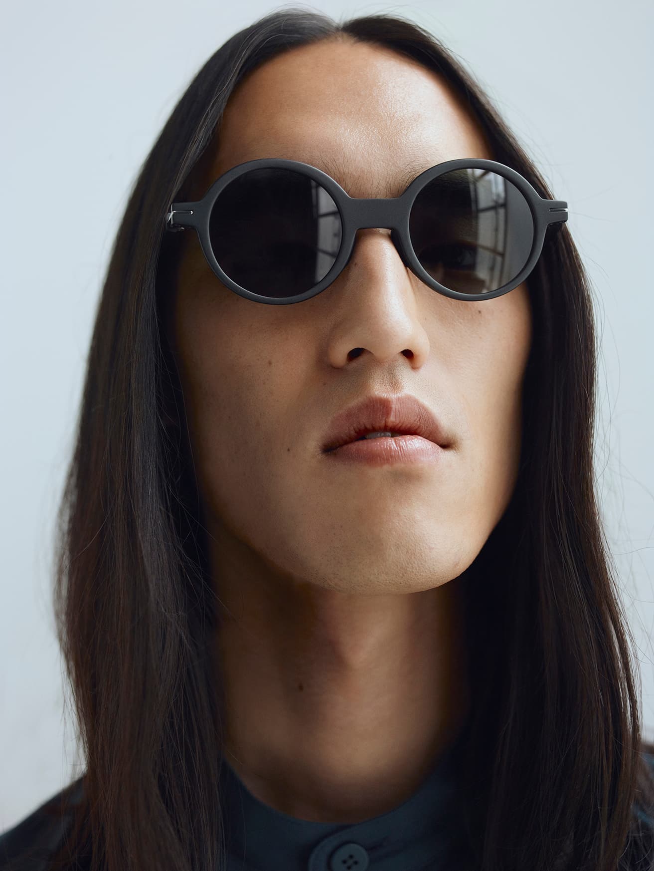 円形と長方形、2つの幾何構成からなる〈ISSEY MIYAKE EYES〉の 