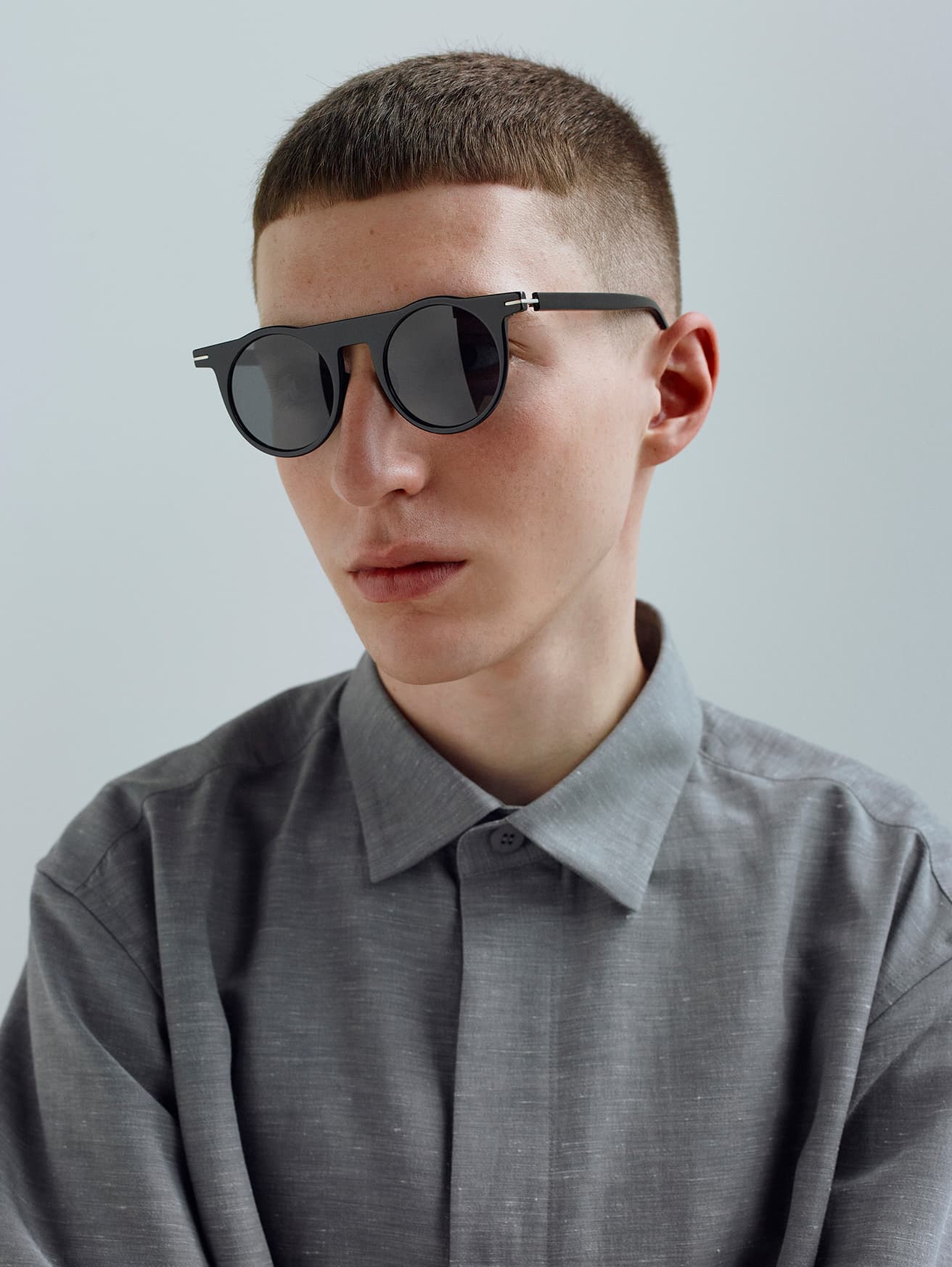 円形と長方形、2つの幾何構成からなる〈ISSEY MIYAKE EYES〉の 