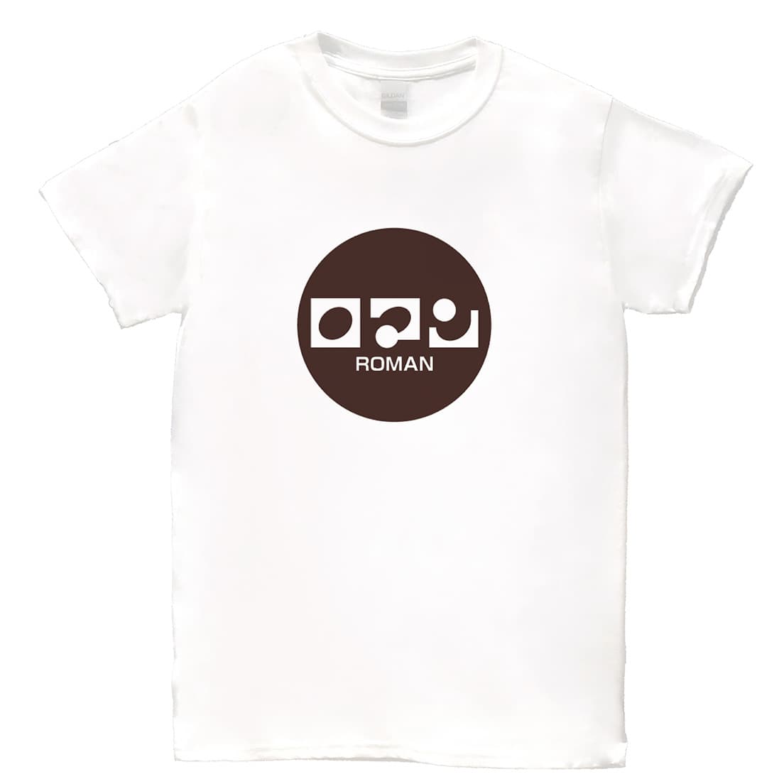店のロゴがデザインされたTシャツ。3,800円。展開はS〜XL。創業当時、大阪万博にも関わった経験のあるデザイナーが、ロゴから内装、さらにはランチョンマットなどの小物類まで、全てをデザインしたという。
