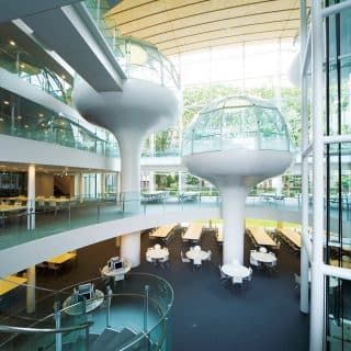 成蹊大学情報図書館