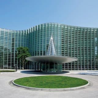国立新美術館