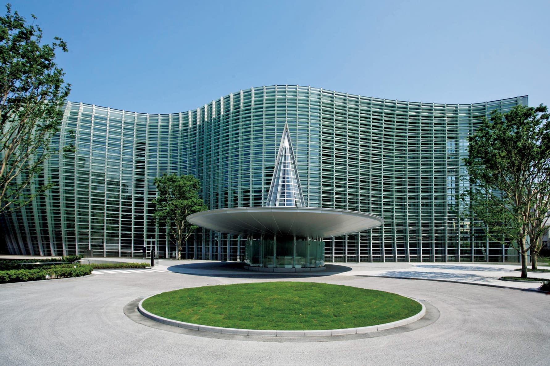 国立新美術館