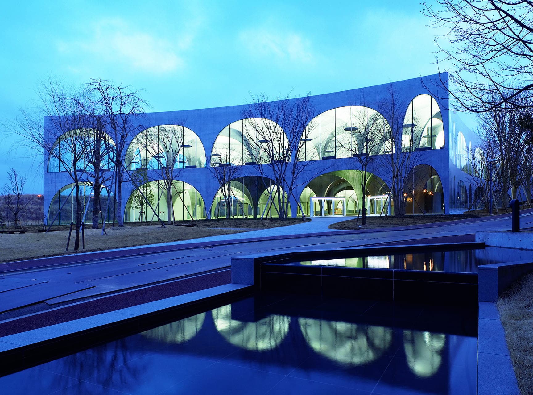 多摩美術大学図書館