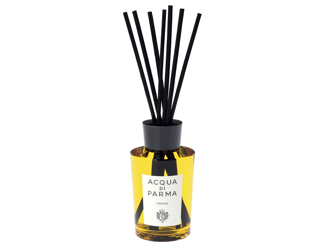 ルームフレグランスは２種類。《インスィエーメ》、《グラツィエ》180ml 各13,750円。